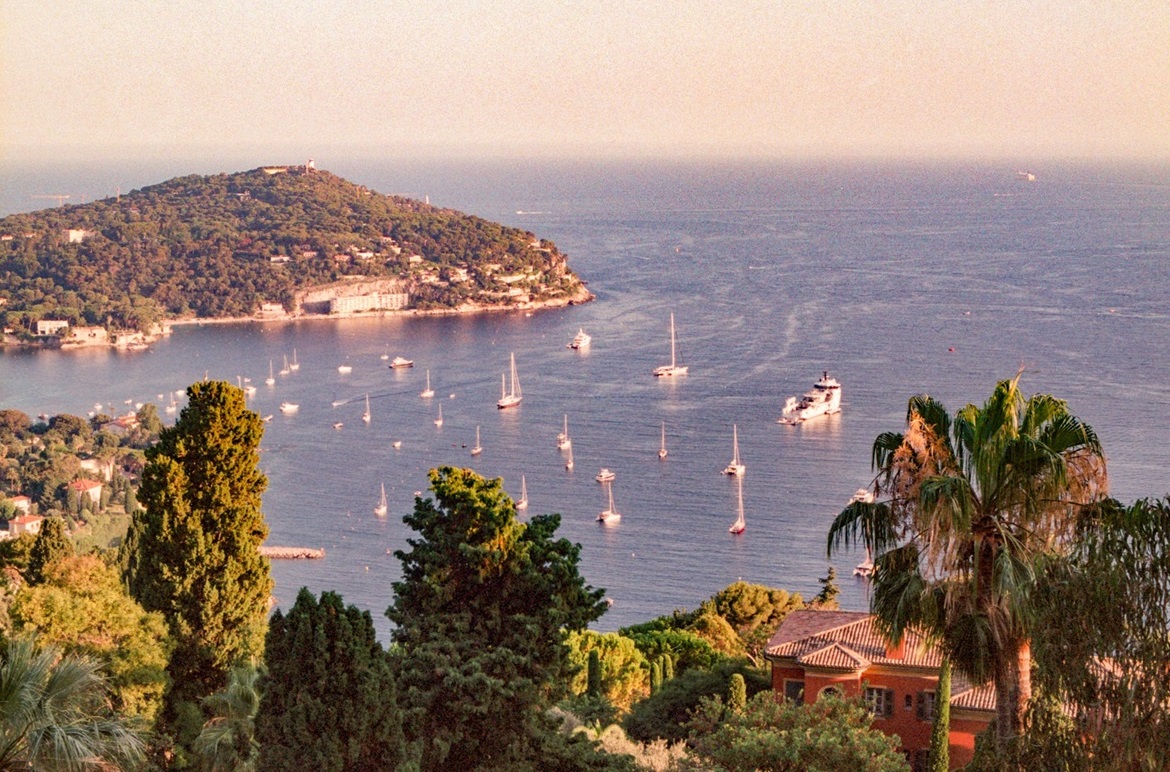 A Guide for High Net Worth Americans Moving to Europe