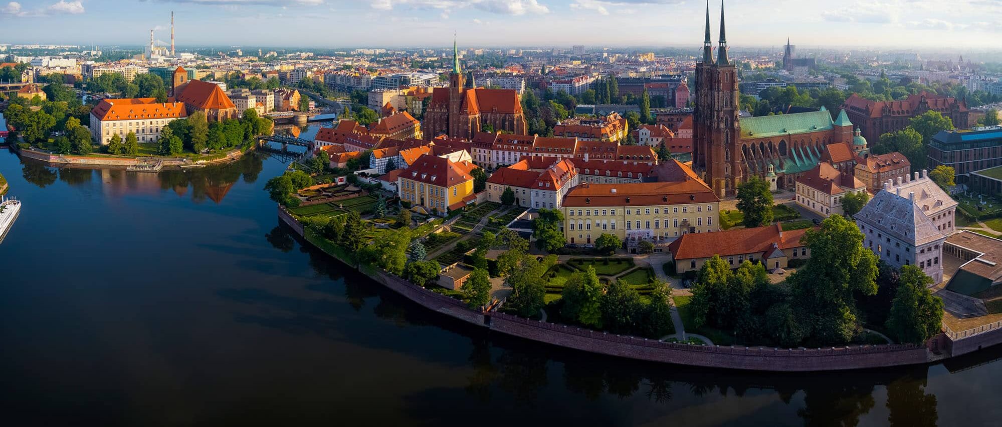 Financial Planning and Investment considerations for Americans moving to Poland